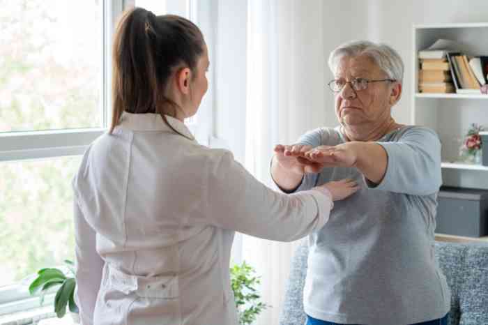 a doctor doing a balance check to a patient